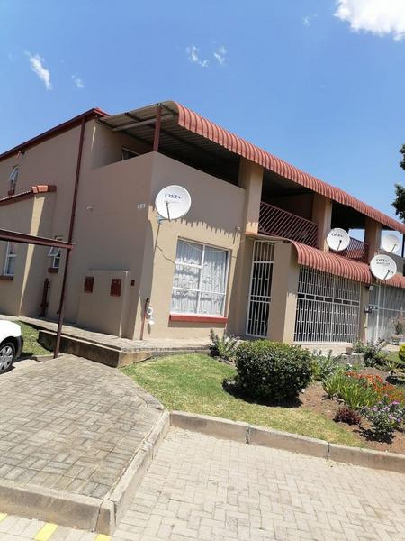 House For Sale in Safari Gardens, Rustenburg